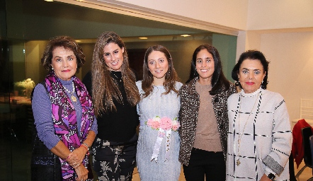  Mariana Zendejas, Andrea Fernández, Nayelli Maya, Bárbara y Conne Zendejas.