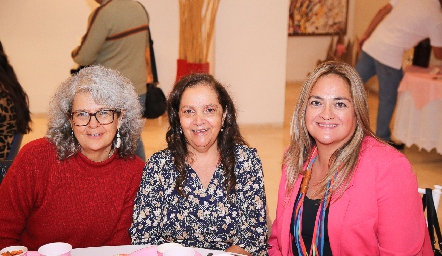  María José Meade, Cristina Meade y Beatriz Gutiérrez.