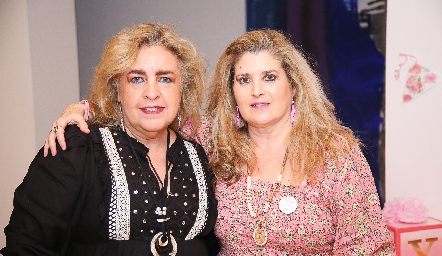  Luz Elena Solana y Silvia Foyo.