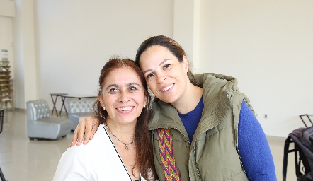  Margarita Faz y María Luz García.