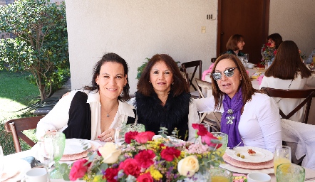  Isabel Chávez, Coco Hernández y María Martha Cadena.