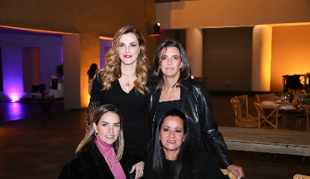  Mari Pepa Muriel, Marisol Valladares, Daniela Rivero y Sindhy Gutiérrez.