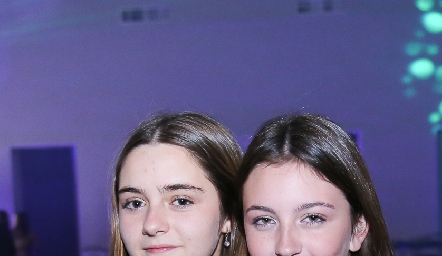  Lourdes Nieto y Ana Sofía Fernández .
