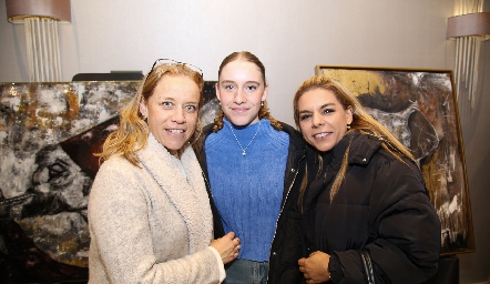   Mariana Torres, Daniela Torre y Maribel Torres.