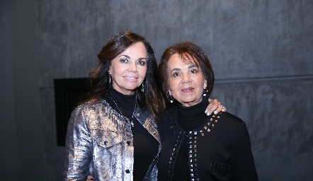  Elsa y Griselda Tamez.