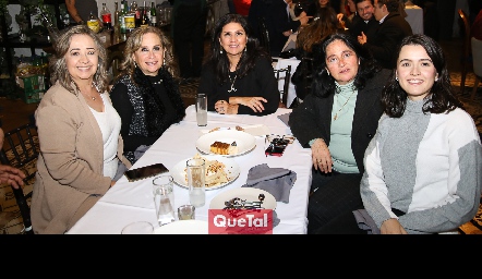  Martha Faz, July Gutiérrez, Araceli Ruiz, María Maza y Pamela Zertuche.
