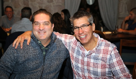  Fernando Macías y Mauricio Alcalde.