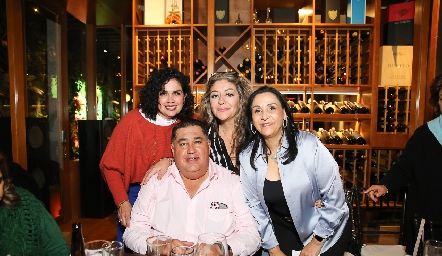  Ana Mary Romero, Verónica Revuelta, Chapo Torres y Ana Mary Torres.