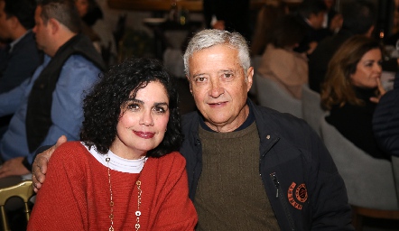  Ana Mary Romero y Gerardo.