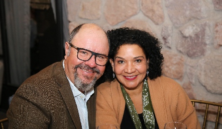  Dionisio Somohano y Gaby Becerra.