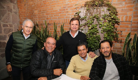  Jorge Aldrett, Johan Werge, Oscar Cabrera, Fernando Cifuentes y Alfredo Abud.