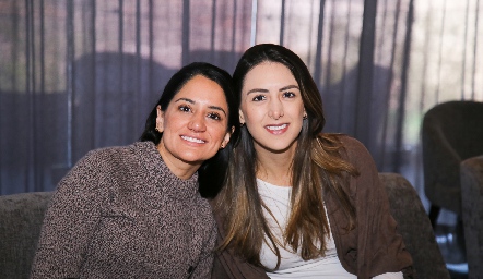 Katia Gómez y Catalina Abud.