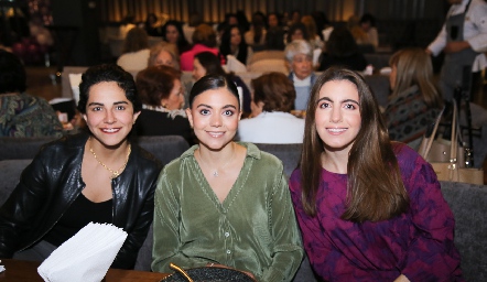  Claudia Estrada, Alejandra Castrillón y Ana Castrillón.