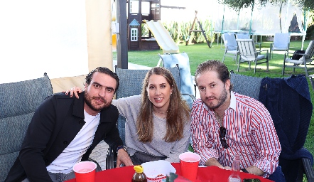  Manuel Sainz, Mónica Torres y Pablo Torres.