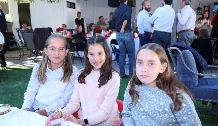  Hanni Torres, Alexia Zapata y Paula Torres.