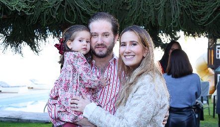  Amelia, Pablo y Lucía Torres.