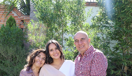  Lourdes Bocard, Cristina Dávila y Juan Alfonso Duarte.