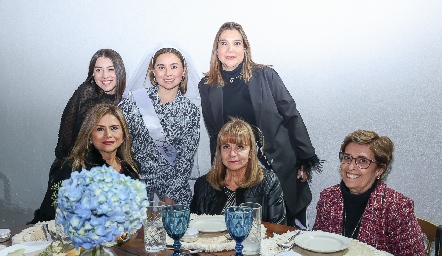  Karla Torres, Margot Uría, Maribel Posadas, Coqui Medina, Roció Álvarez y Rebeca de Falcón.