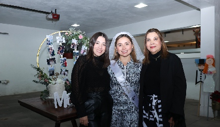 Carla Torres, Margot Uría y Maribel Posadas.