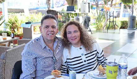  Mario González y Laura.