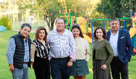 . Luis Fonseca, Gaby Flores, Adolfo Arriaga, Chelito Padrón, Claudia Saldaña y Alfredo Ayala