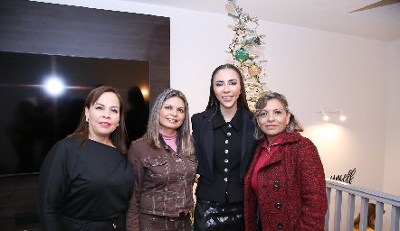  Emi Narváez, Flor, Paola Echavarría y Tere.
