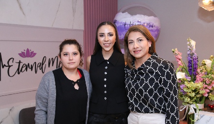  Amanda Luna, Paola Echavarría y Mónica Burgos.