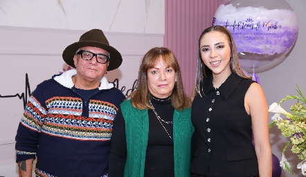  Raúl Barrera, Paola Echavarría y Rocío Lara.