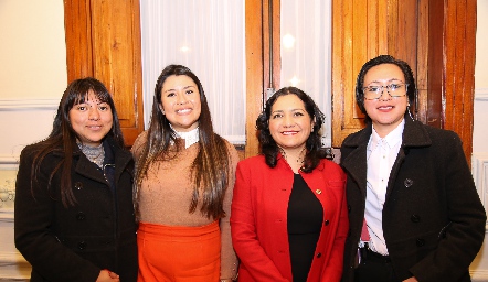  Ana Karen Melchor, Mariana Álvarez, Vianey Ramírez y Rosa María Ipiña.