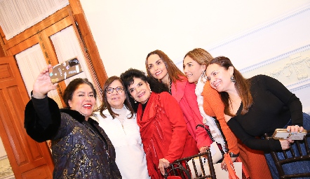  Olga Ríos, Fabiola Mejorada, Alicia Flores, Martha García, Mónica Meza y Marianela Villanueva.