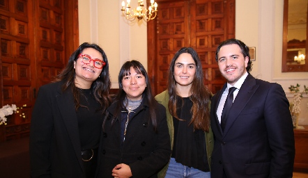  Raquel Charqueño, Karen Melchor, Macarena Villasuso y Andrés de los Santos.