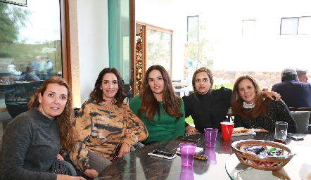  Verónica Subirana, Gabriela Estrada, Ana Paula Valdés, Paty Estrada y Paty Fernández.