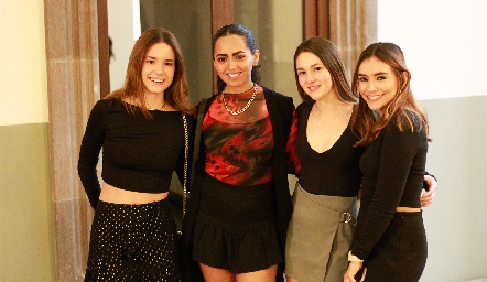  Alejandra Contreras, Pily Medina, Fer Obregón y Camila Gallegos.