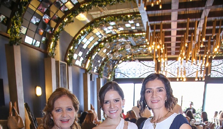  Gina Lozano, Ilse Gil y Elvira Sánchez.