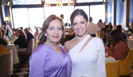  Gina Lozano con su hija Ilse Gil.