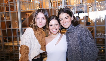  Pía Sánchez, Ilse Gil y Margaret González.