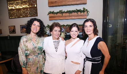  Malula Sánchez, María de los Ángeles Padrón, Ilse Gil y Elvira Sánchez.