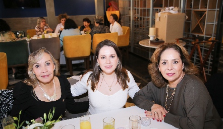  Leticia Gil, Gina Gil y Laura Álvarez.