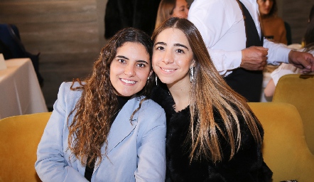  María Dolores Gómez y Stef Leija.