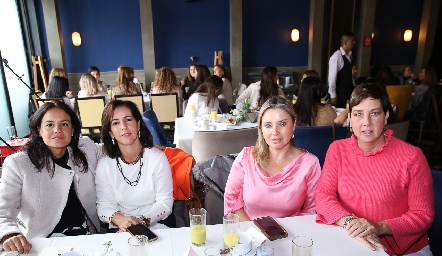  Andrea de la Torre, Alejandra Ávila, Carla Saucedo y Ana Honter.