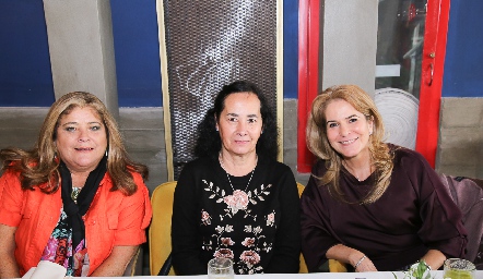  Vicky Zavala, Mercedes Castro y Marisa Romero.