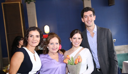  Elvira Sánchez, Gina Lozano, Ilse Gil y Manuel Lozano.