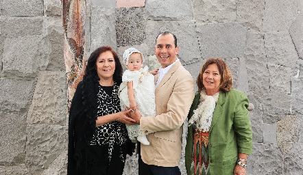  Laura Díaz de León, Alejandro, Daniela Díaz y Maru Alcoser.