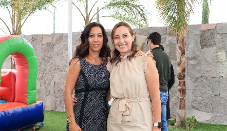  Cecilia y Claudia.