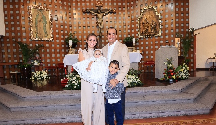  Claudia y Alejandro junto a sus hijos Daniela y Patricio Díaz.