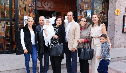 Iveet Díaz de León, Samuel Díaz de León, Daniela Díaz Infante, Laura Díaz de León, Alejandro, Amparo Gutiérrez, Claudia y Patricio Díaz.