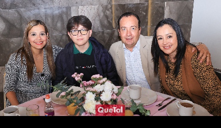  Gina Gutiérrez, Diego García, Oscar García Nava y Cristian Zúñiga.