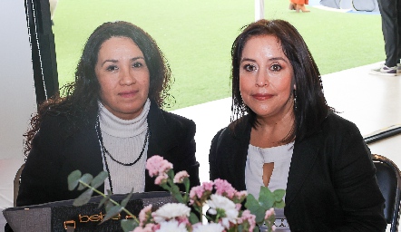  Jazmín Estrada y Alejandra Villanueva.