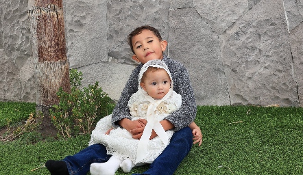  Pato y su hermana Daniela.