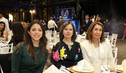  Paola, Coni Villazuso y Regina Besterli.
